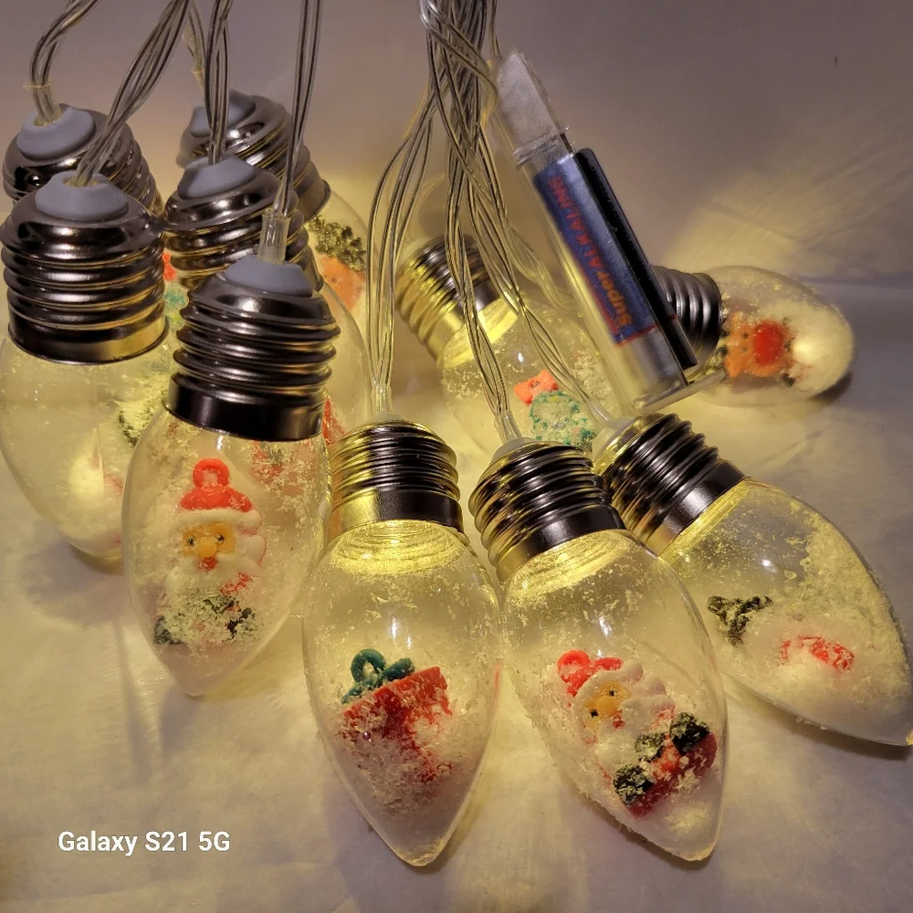 6.5 feet LED Snowglobe Christmas 🎄 lights. Battery Very cute. New & Tested.